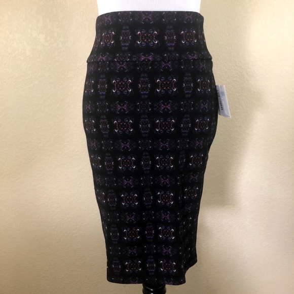 LuLaRoe Dresses & Skirts - 3/$35 LuLaRoe Cassie Pencil Skirt Black Background